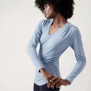 Athleta V-Neck Outbound Long Sleeve in Dusty Blue